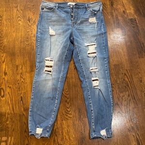 KanCan size XL destructed jeans leopard detail